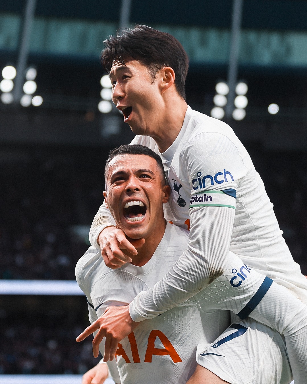 包含冲刺阶段托特纳姆备战西甲；刷新队史纪录细节曝光；赛场秩序良好；年轻球员得到机会的词条