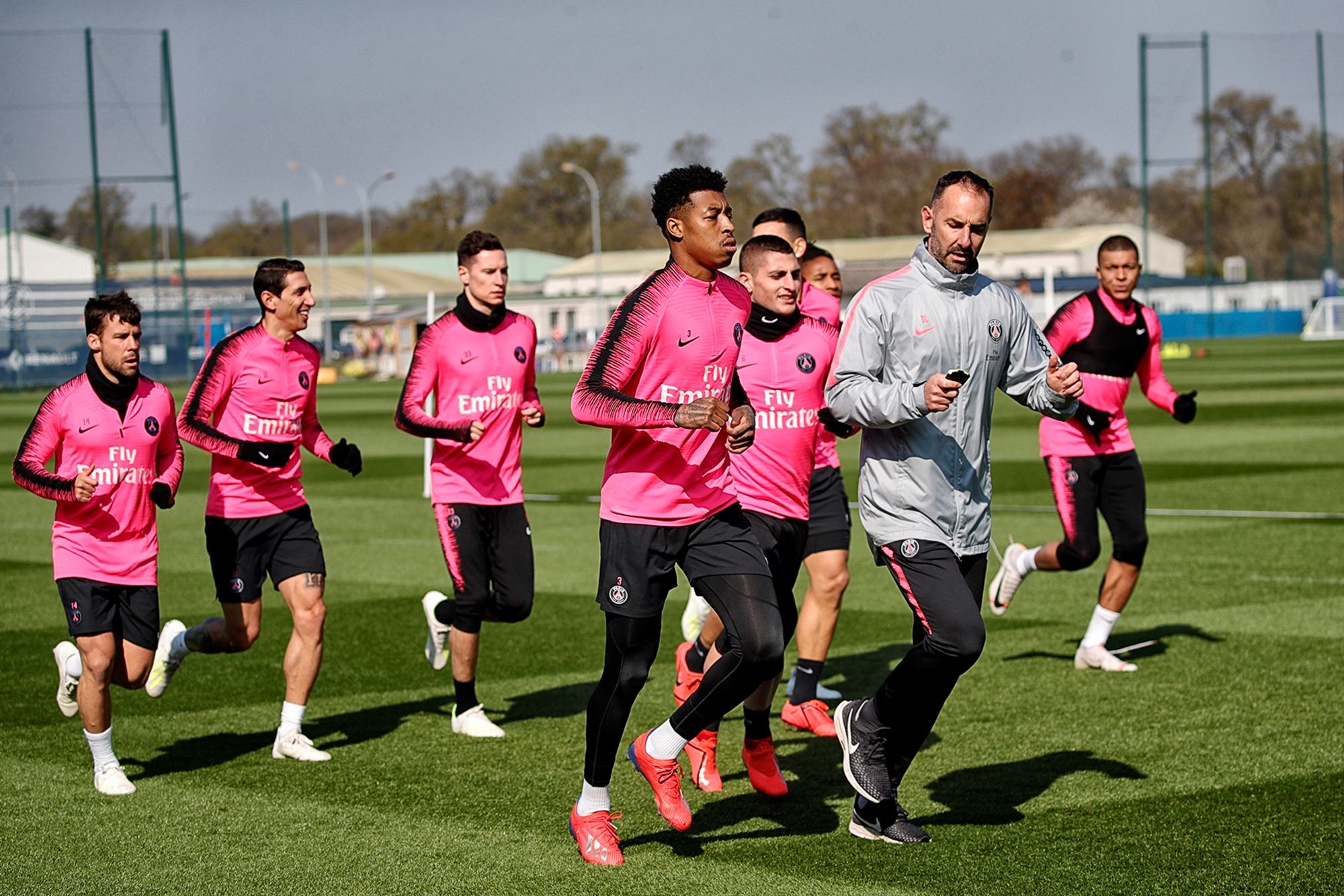 星空体育官方网站-包含今夜费城76人再遭质疑——法甲节点到来，更衣室稳定，数据趋势出现新变化的词条