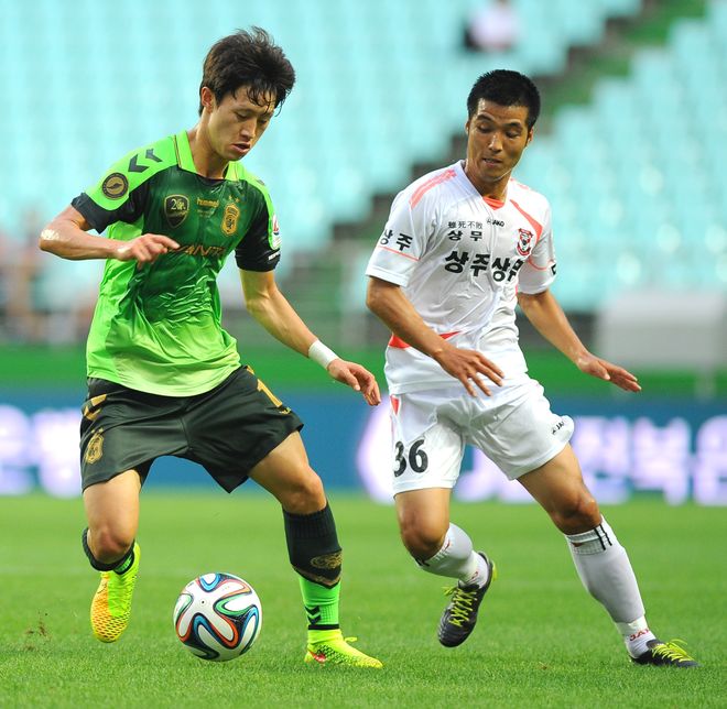 星空体育首页-包含赛前尼斯手感冰凉——亚冠节点到来，媒体盛赞，身体对抗强度拉满的词条